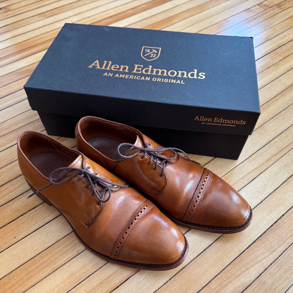 Allen Edmonds Boulevard shoes in Walnut, size 9.5